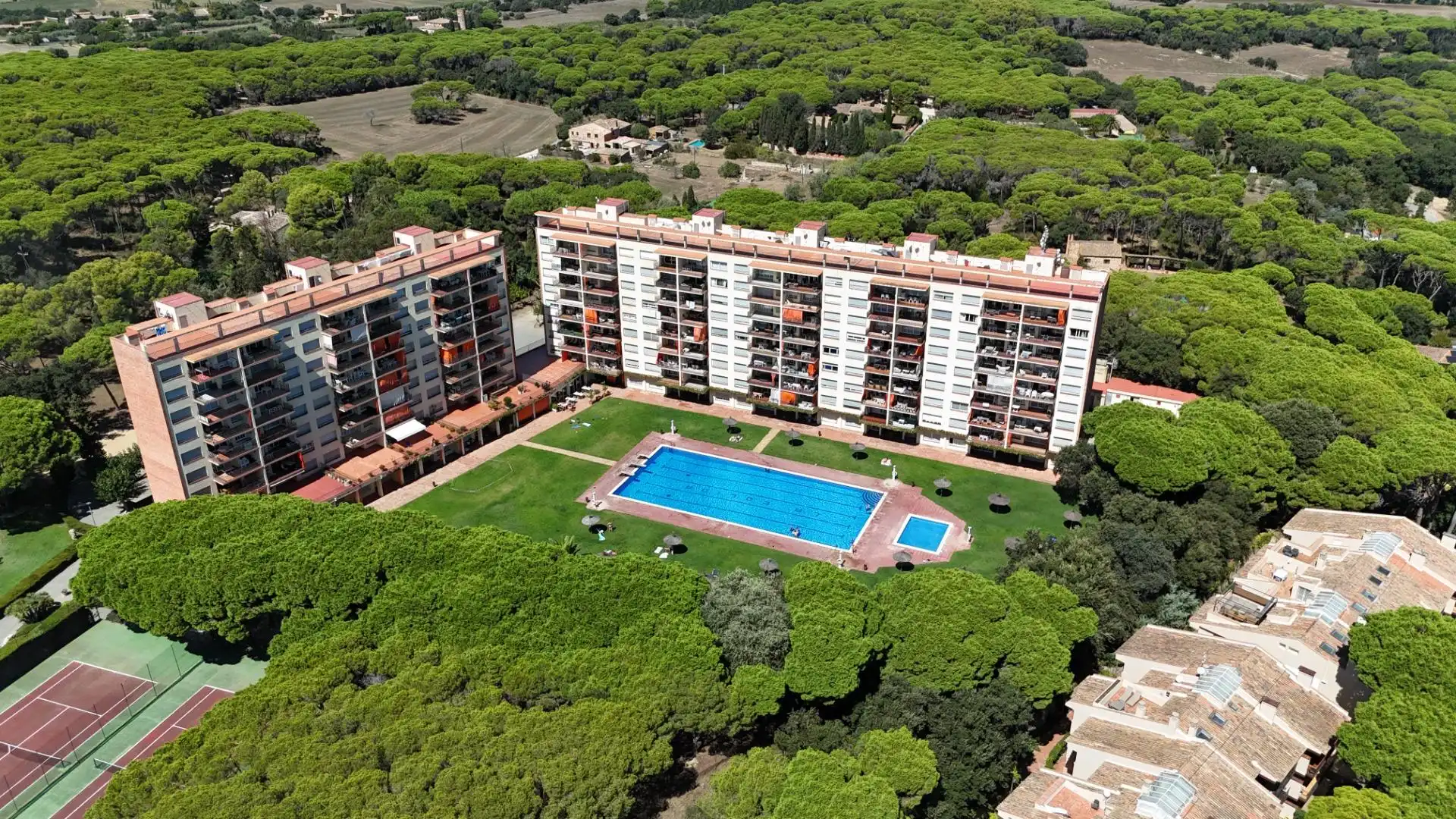 Piscina de Piso en venta en Palafrugell con Aire acondicionado, Calefacción y Jardín privado