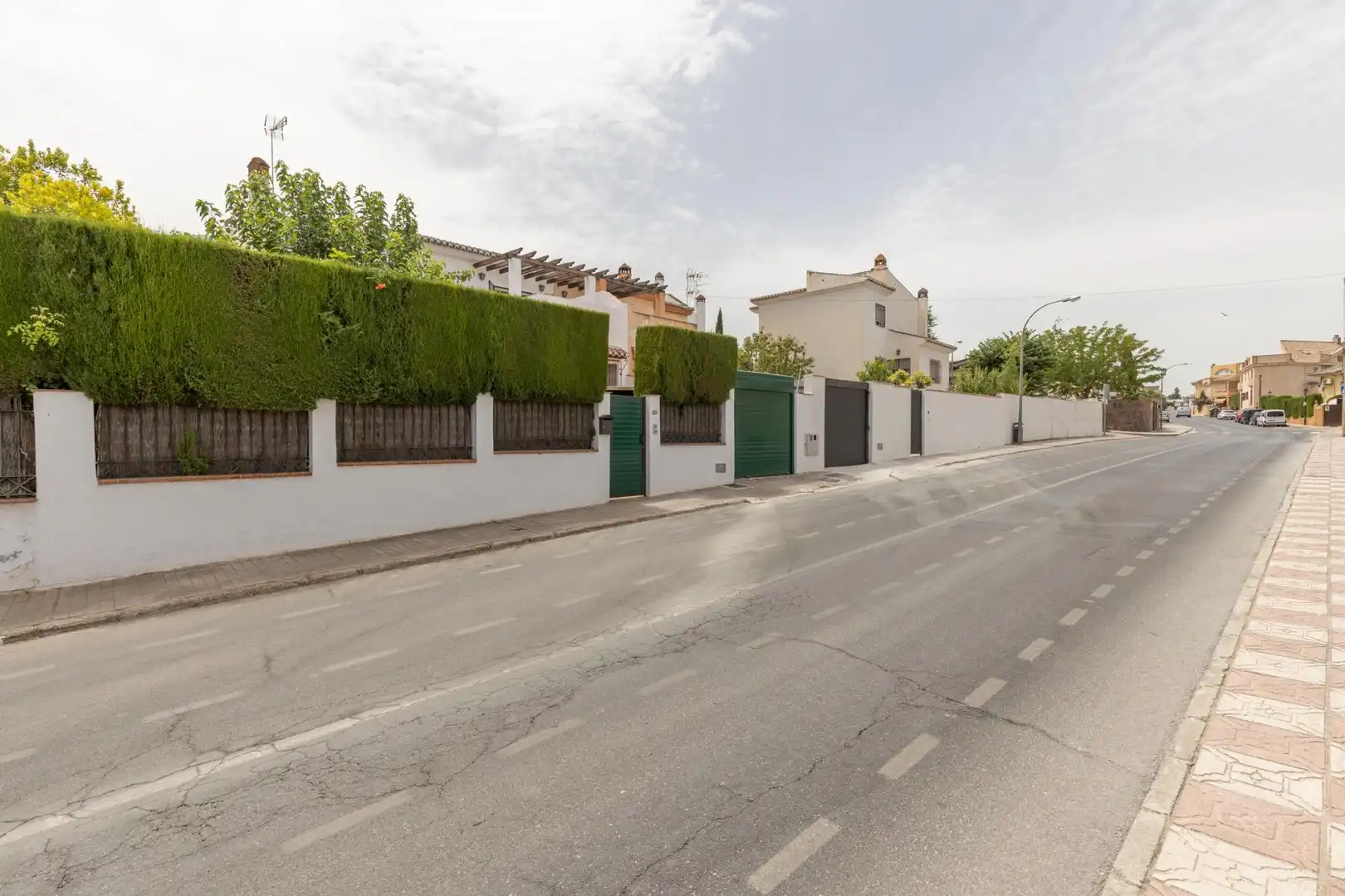 Vista exterior de Casa o xalet en venda en La Zubia amb Aire condicionat, Calefacció i Jardí privat