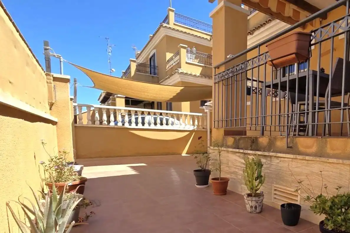 Reihenhaus mit Terrasse zum Verkauf in Calle C. Gotzone Mora 36, imagen 4