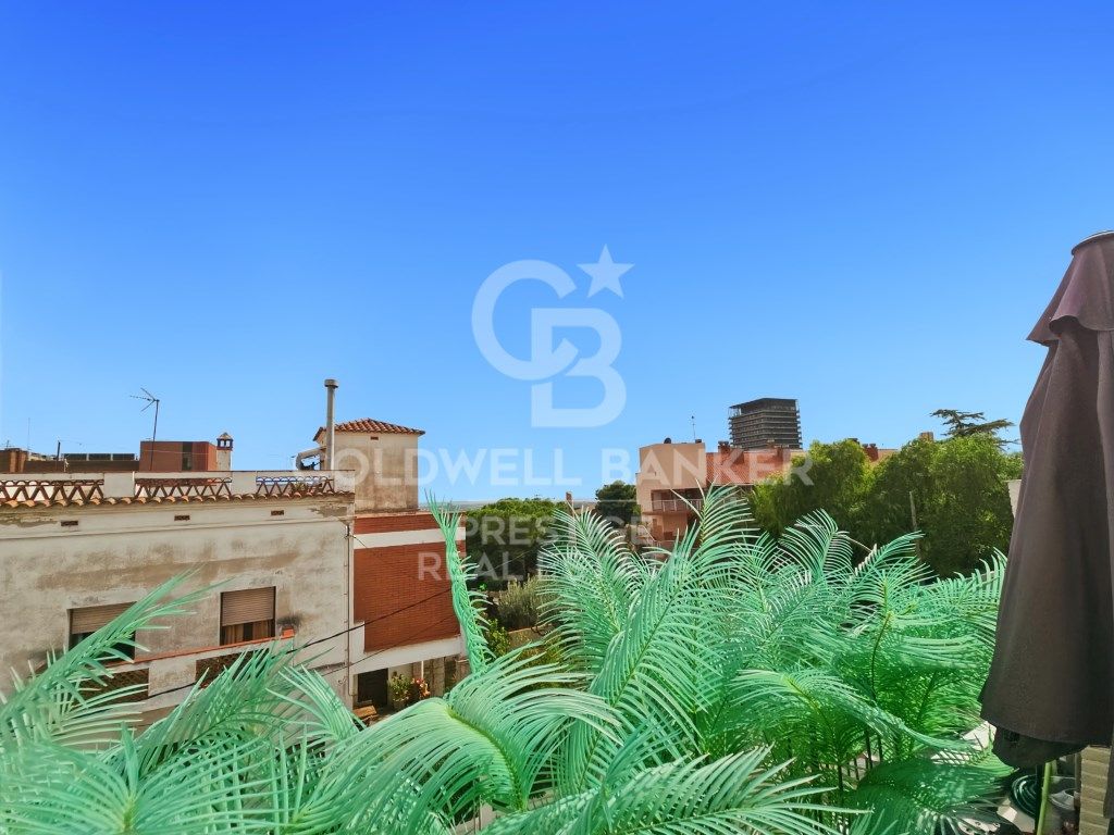 Vista exterior de Casa o xalet en venda en Esplugues de Llobregat