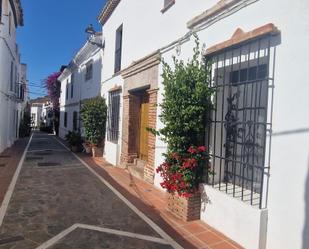 Exterior view of Single-family semi-detached for sale in Marbella  with Terrace