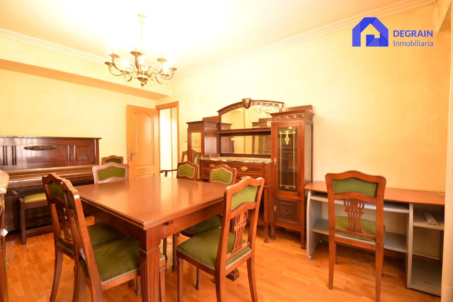 Dining room of Flat for sale in Oviedo   with Heating, Parquet flooring and Terrace