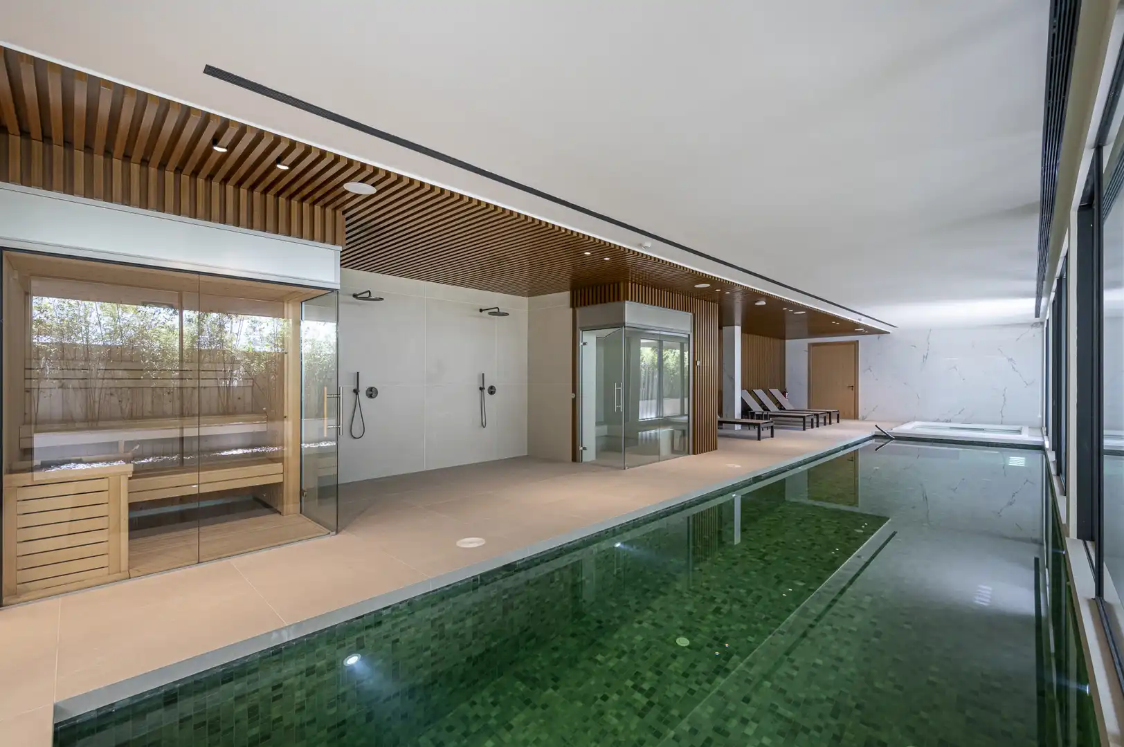Piscina de Apartament en venda en Estepona amb Aire condicionat, Calefacció i Terrassa