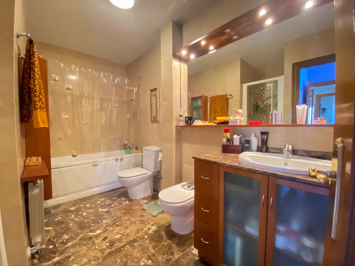 Baño de Casa adosada en venta en Cerdanyola del Vallès con Aire acondicionado, Calefacción y Jardín privado