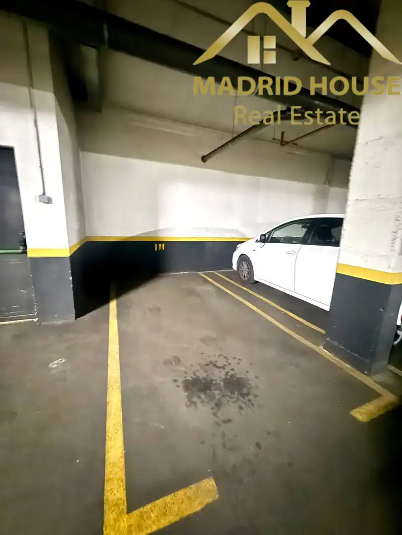 Aparcament de Àtic en venda en Madrid amb Aire condicionat, Calefacció i Terrassa