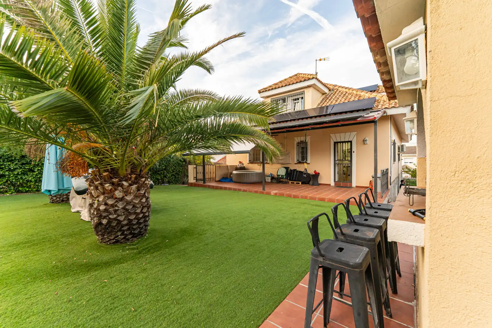 Terrace of Houses for sale in Sevilla la Nueva  with Air Conditioner, Heating and Private garden
