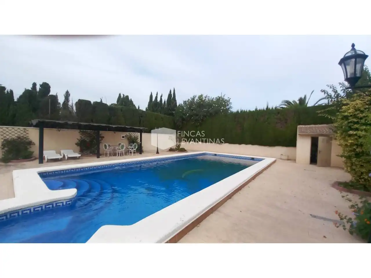 Piscina de Casa o xalet en venda en San Vicente del Raspeig / Sant Vicent del Raspeig amb Aire condicionat, Jardí privat i Terrassa