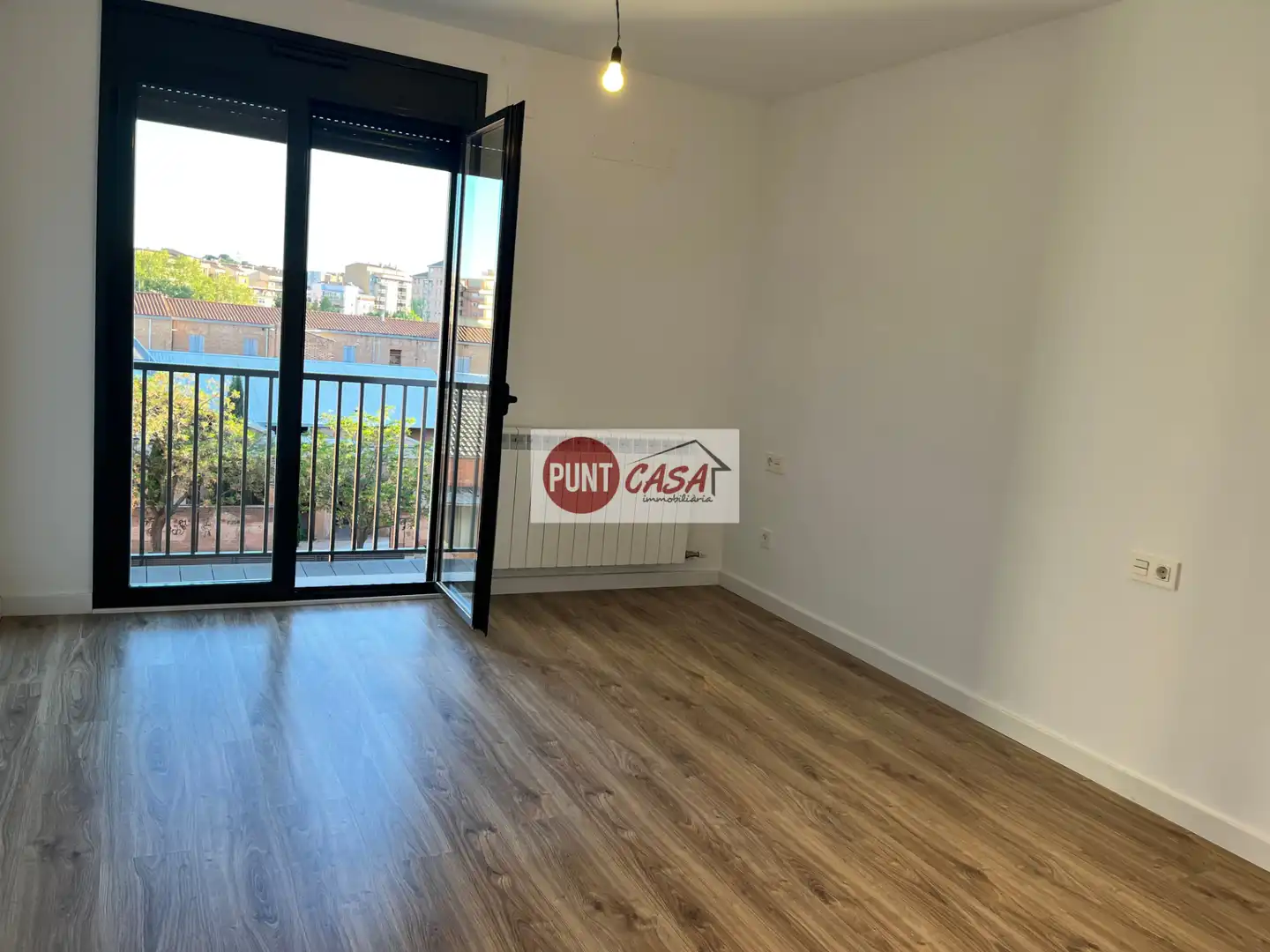 Habitación de Piso de alquiler en Lleida con Calefacción, Parquet y Horno