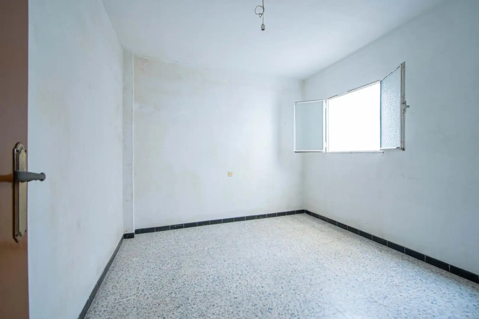 Habitación de Casa adosada en venta en Sevilla con Aire acondicionado y Balcón