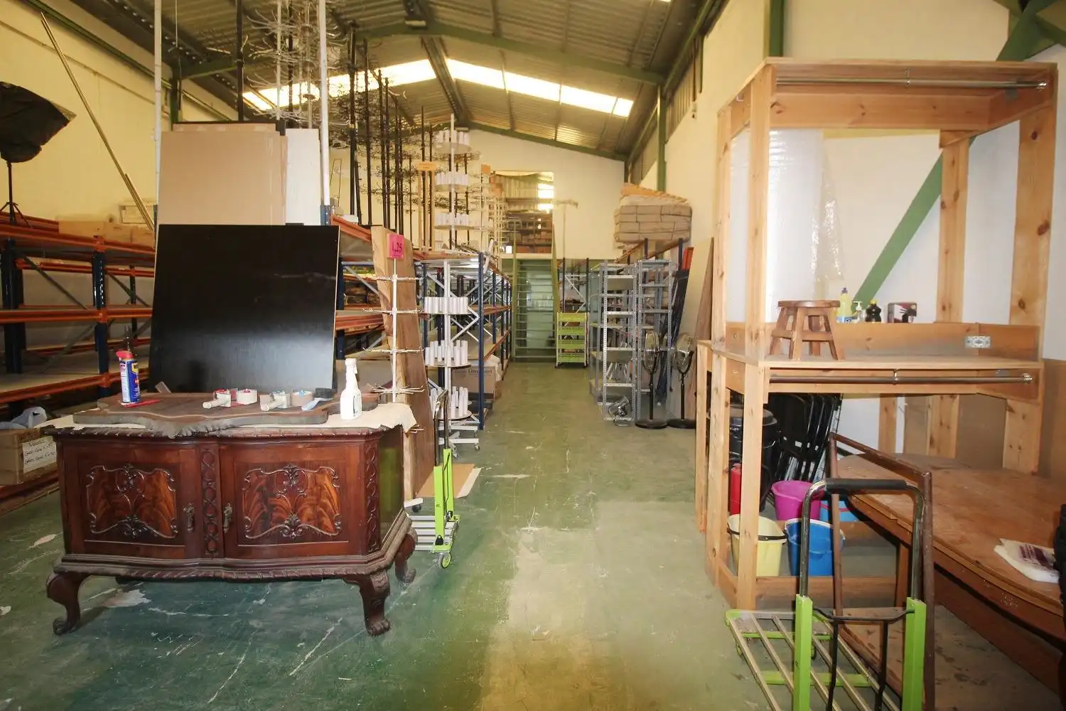 Industrial buildings for sale in Oropesa del Mar / Orpesa