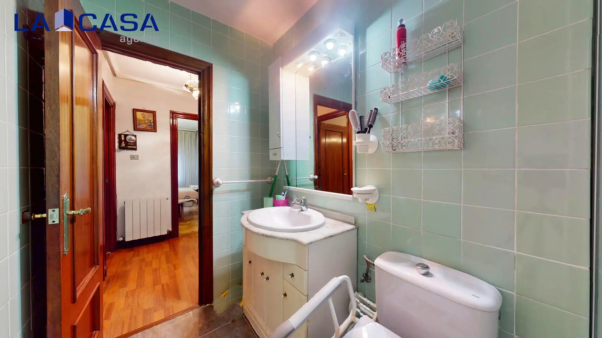 Baño de Piso en venta en Bilbao  con Calefacción y Balcón