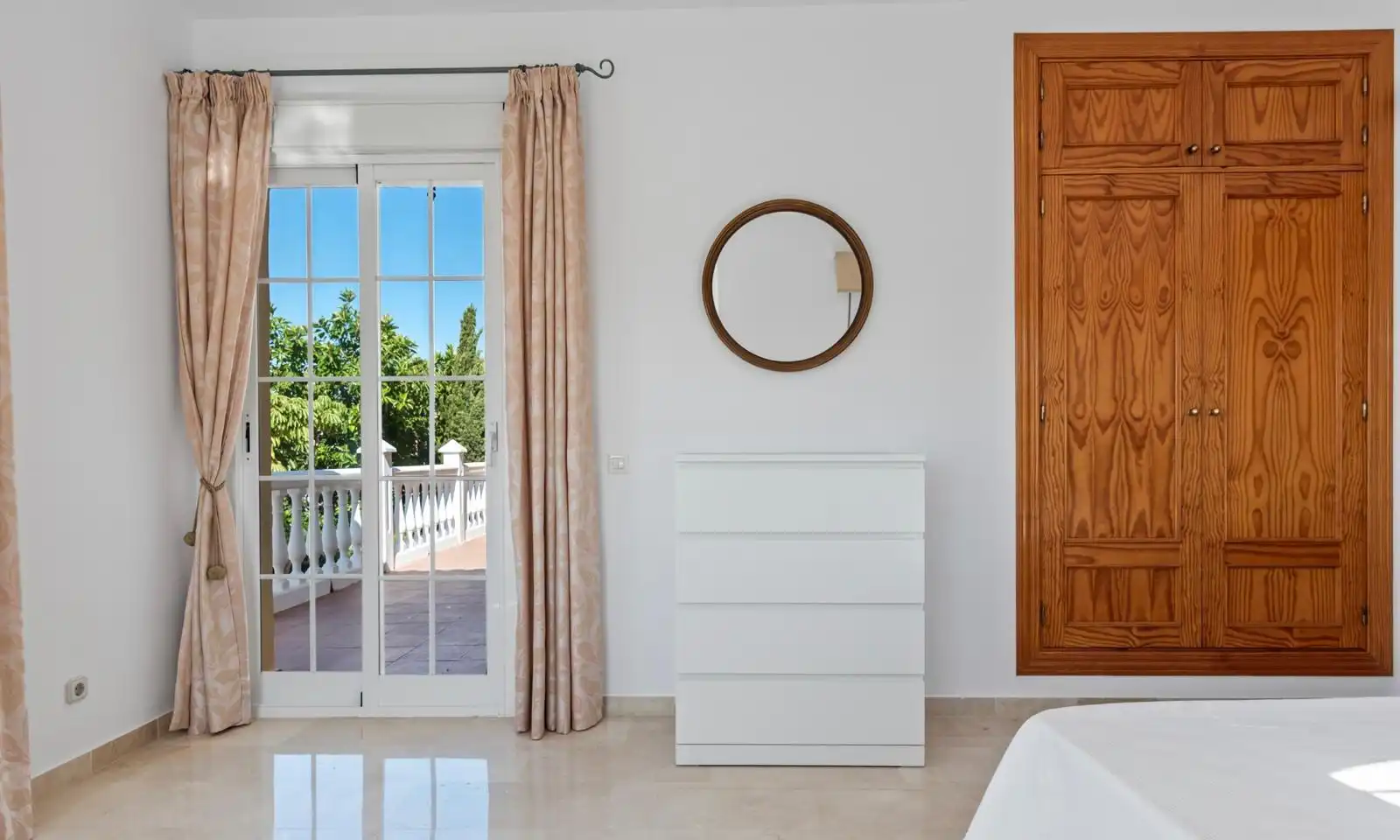 Bedroom of Houses for sale in Marbella  with Air Conditioner, Heating and Terrace