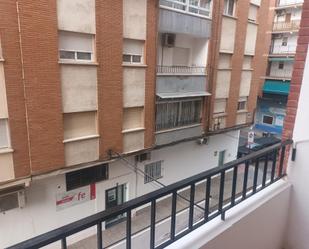 Vista exterior de Pis de lloguer en Ciudad Real Capital amb Terrassa i Balcó