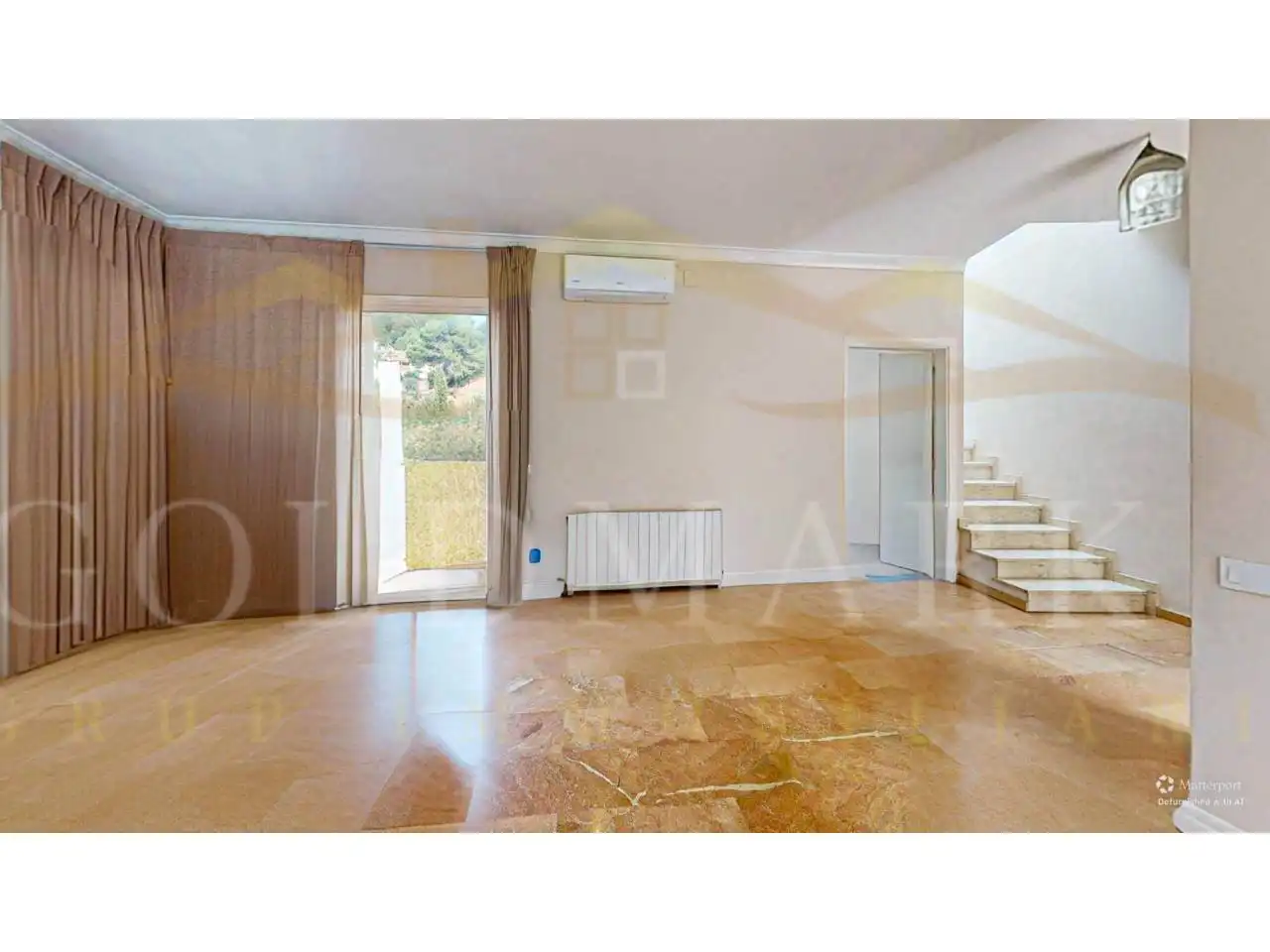 Sala d'estar de Casa o xalet en venda en Corbera de Llobregat amb Aire condicionat, Calefacció i Jardí privat