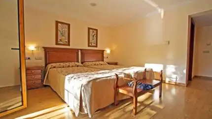 Habitación de Edificio en venta en Sierra Nevada con Alarma