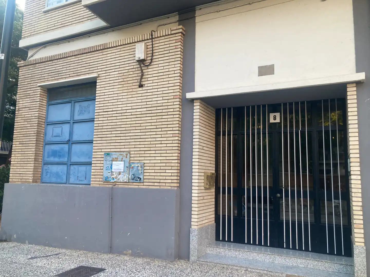 Exterior view of Office for rent in Zaragoza  with Air Conditioner