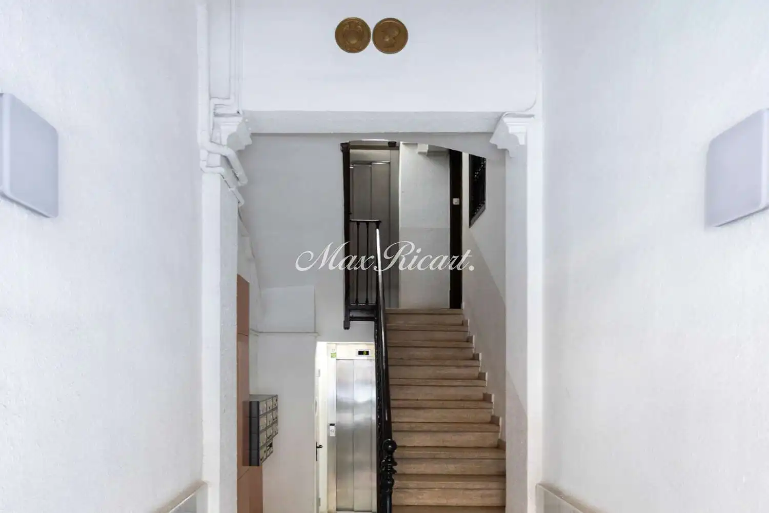Flat for sale in Barcelona  with Air Conditioner, Heating and Balcony