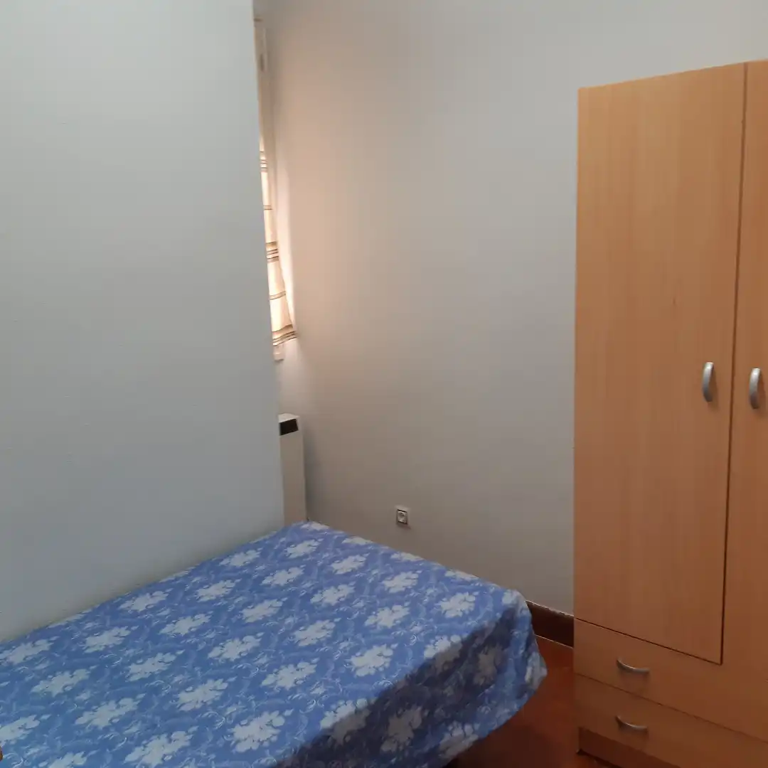Habitación de Apartamento de alquiler en Teruel con Calefacción, Amueblado y Horno