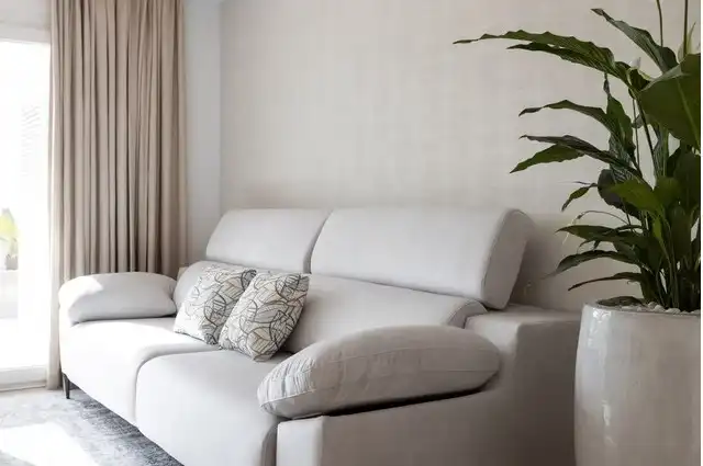 Sala de estar de Ático en venta en Marbella con Aire acondicionado, Calefacción y Jardín privado