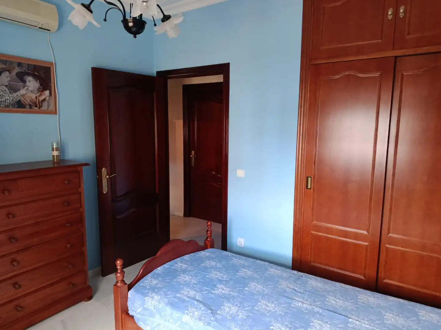 Schlafzimmer von Wohnung zur Miete in Olivares mit Möbliert