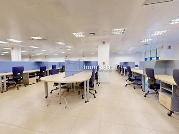 Bureau avec ascenseur à louer à Rúa Copérnico