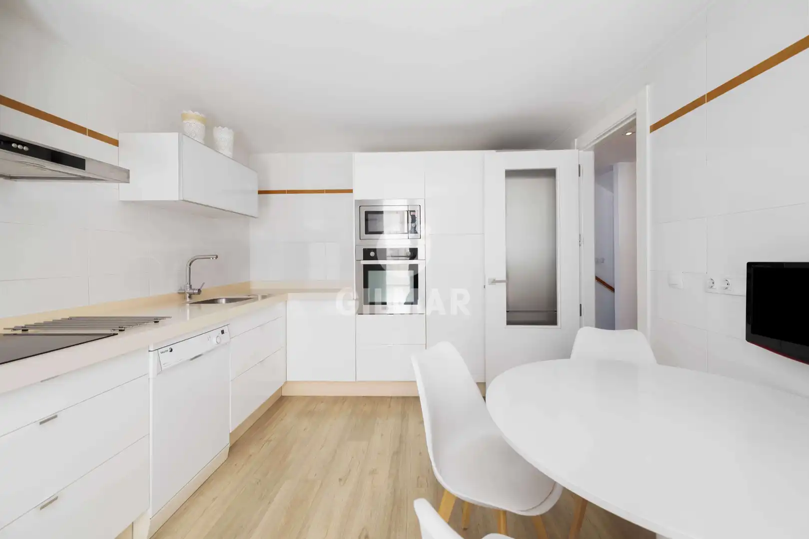 Cocina de Casa adosada en venta en Torremolinos con Calefacción, Jardín privado y Piscina