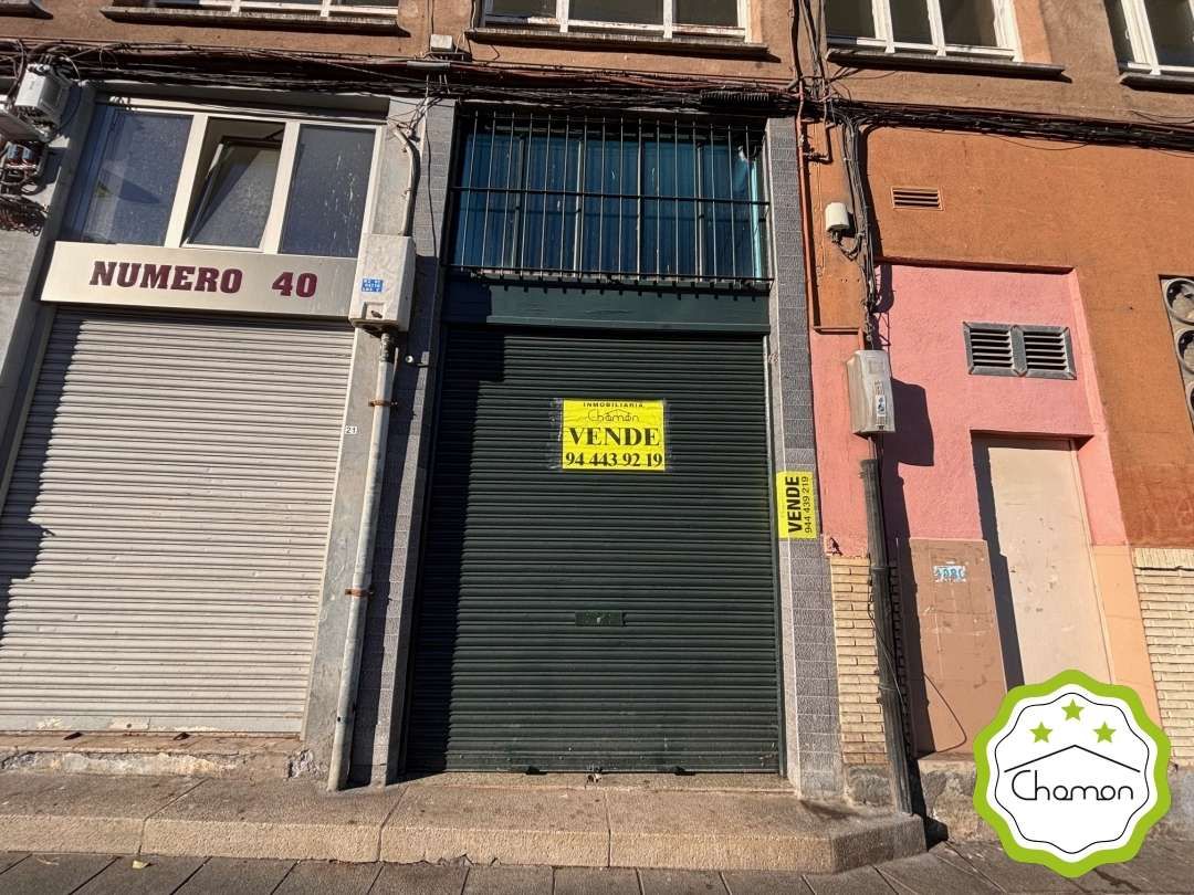 Vista exterior de Local en venda en Bilbao 
