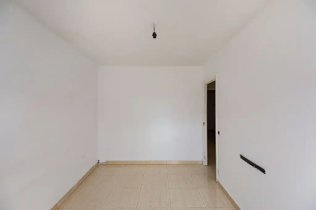Habitación de Piso en venta en Salt con Alarma