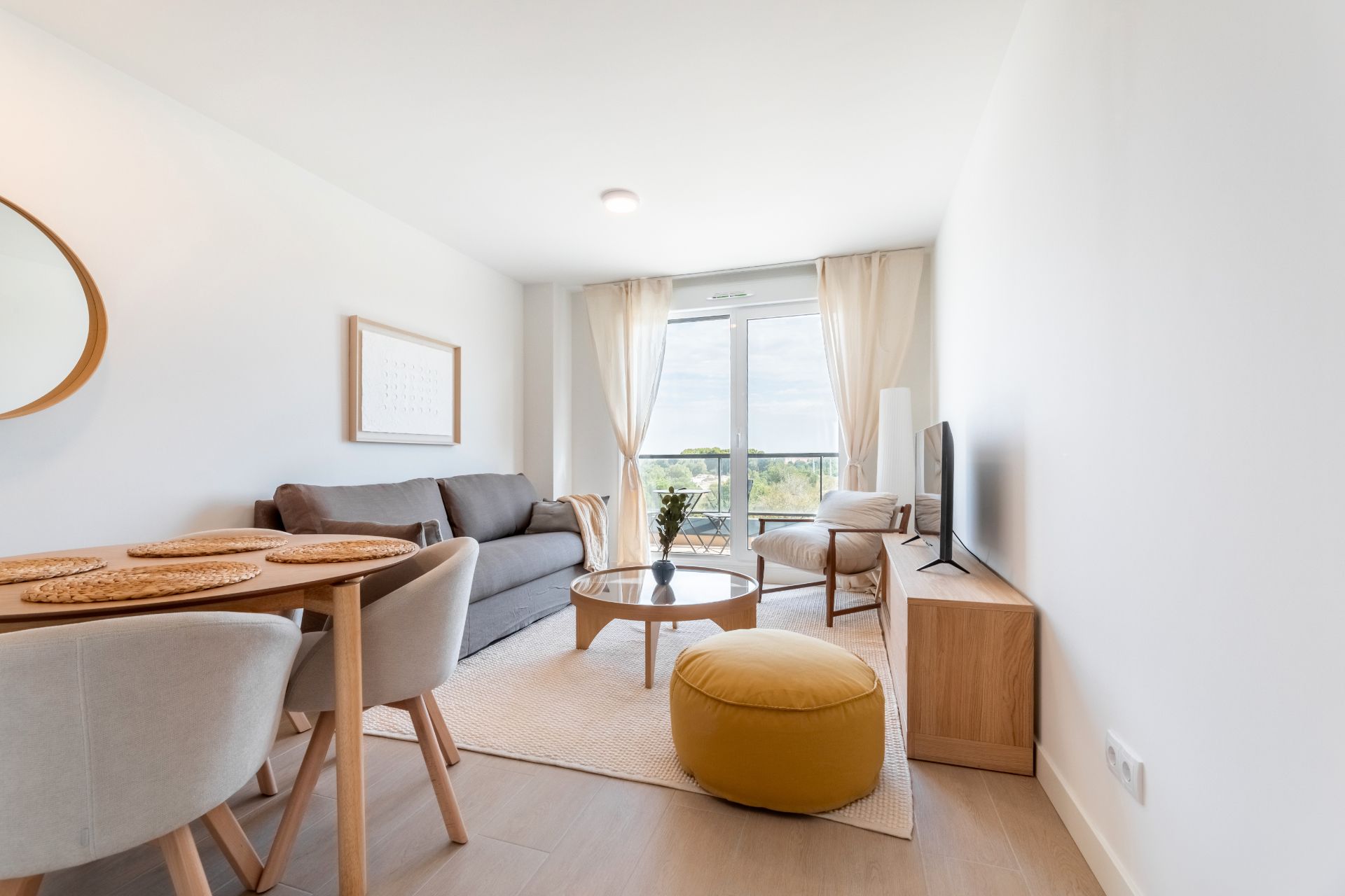 Sala d'estar de Pis de lloguer en Alcalá de Henares amb Aire condicionat, Calefacció i Moblat