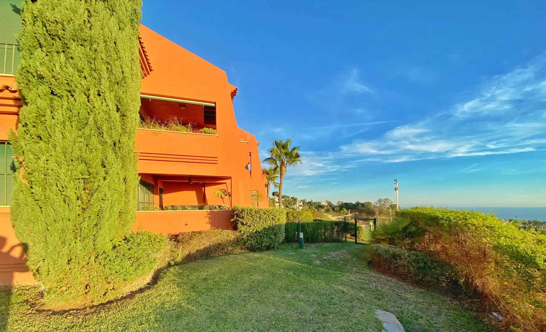 Vista exterior de Ático en venta en Marbella con Aire acondicionado, Terraza y Trastero
