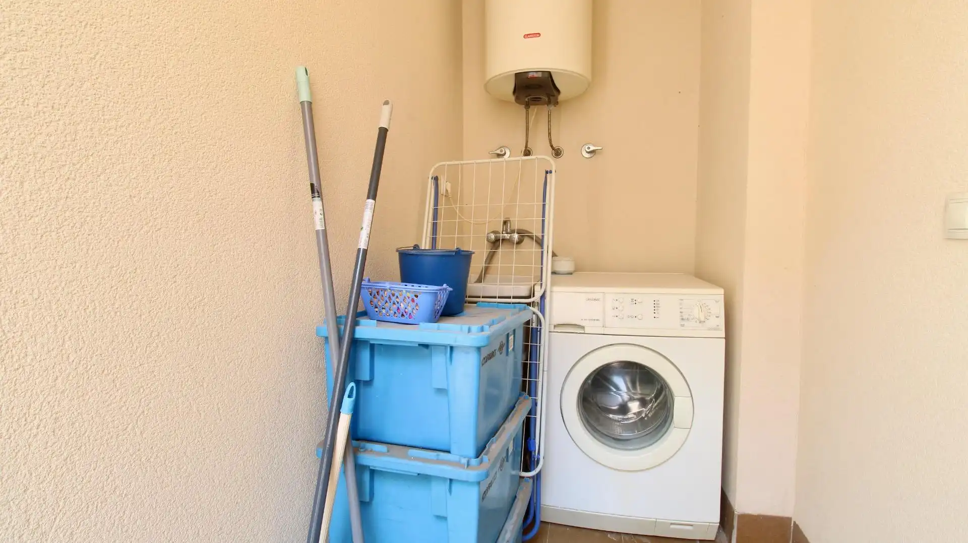 Pis en venda en Roquetas de Mar amb Terrassa, Moblat i Piscina comunitària