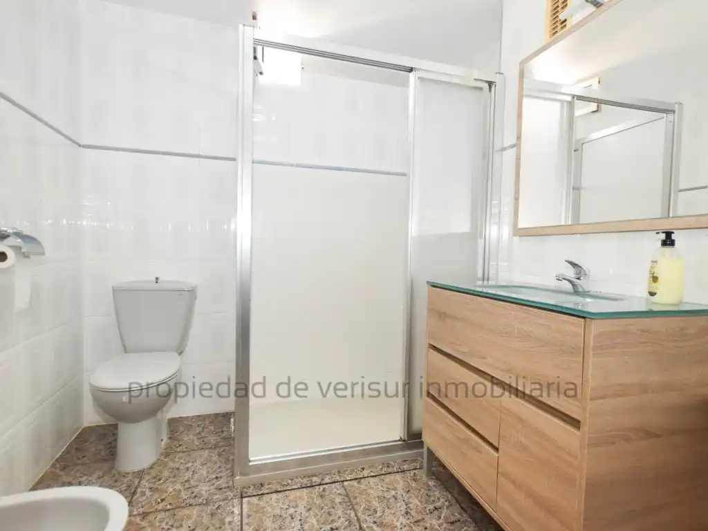 Badezimmer von Wohnung zum Verkauf in Águilas mit Balkon