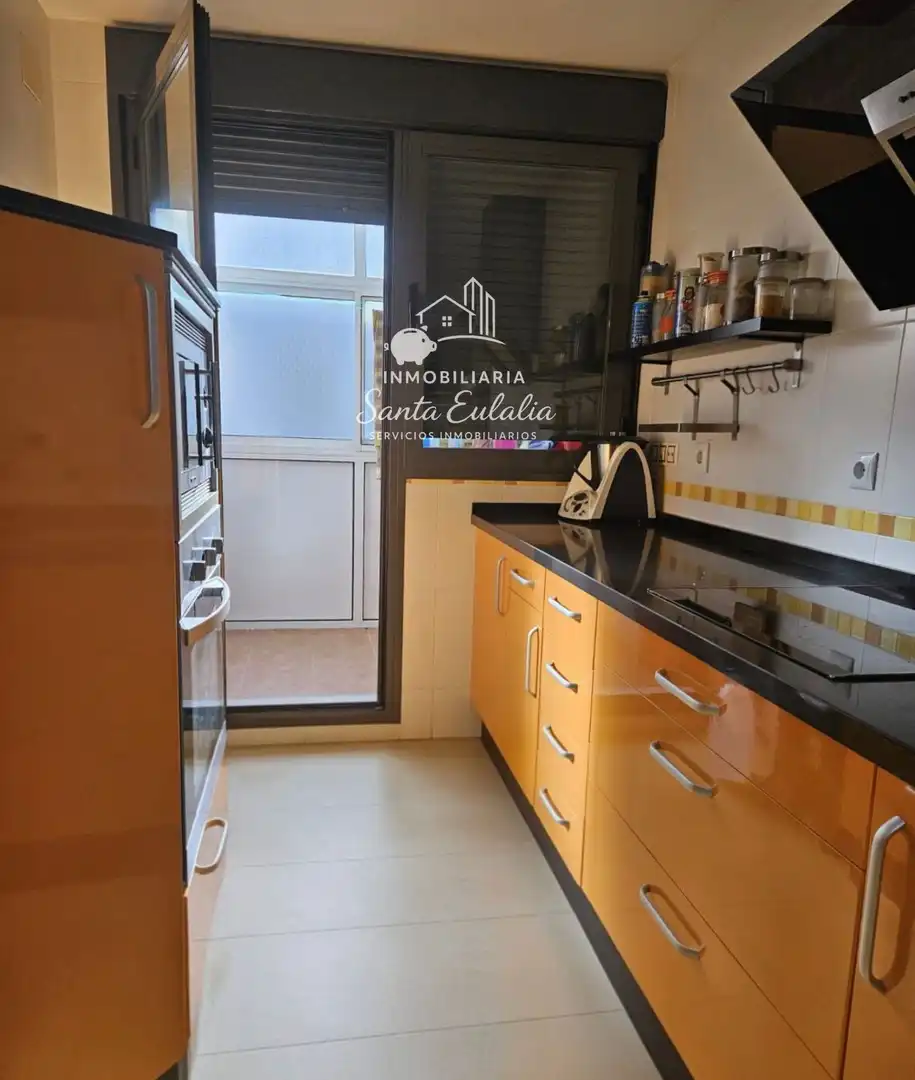 Küche von Wohnung zum Verkauf in Mérida mit Klimaanlage, Heizung und Parkett