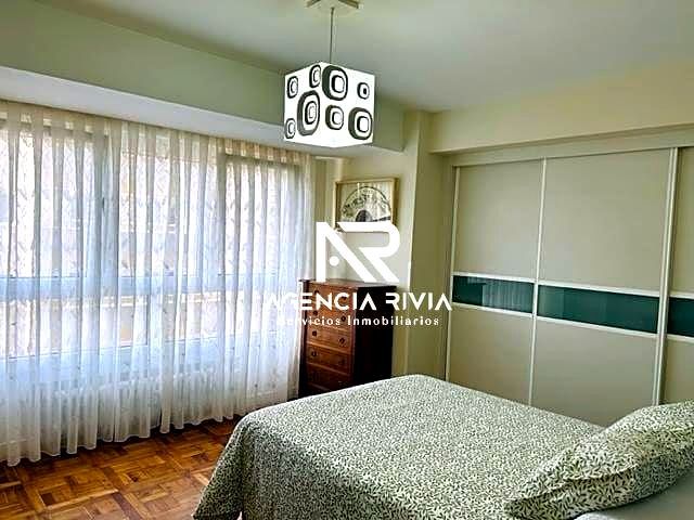 Bedroom of Flat to rent in Gijón   with Heating, Parquet flooring and Furnished