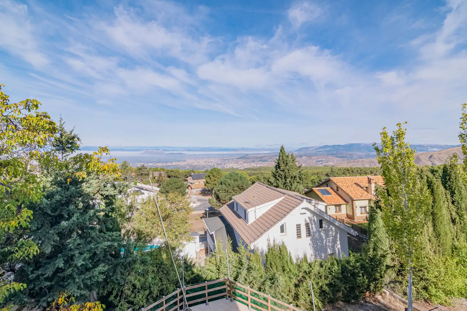 Vista exterior de Casa o chalet en venta en La Zubia con Aire acondicionado, Calefacción y Jardín privado