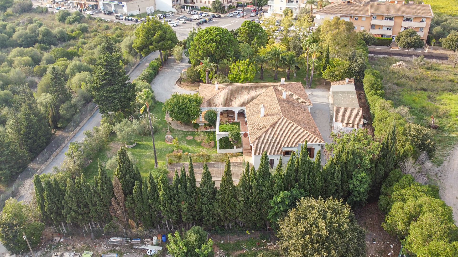 Vista exterior de Casa o xalet en venda en Alcúdia amb Aire condicionat, Calefacció i Jardí privat