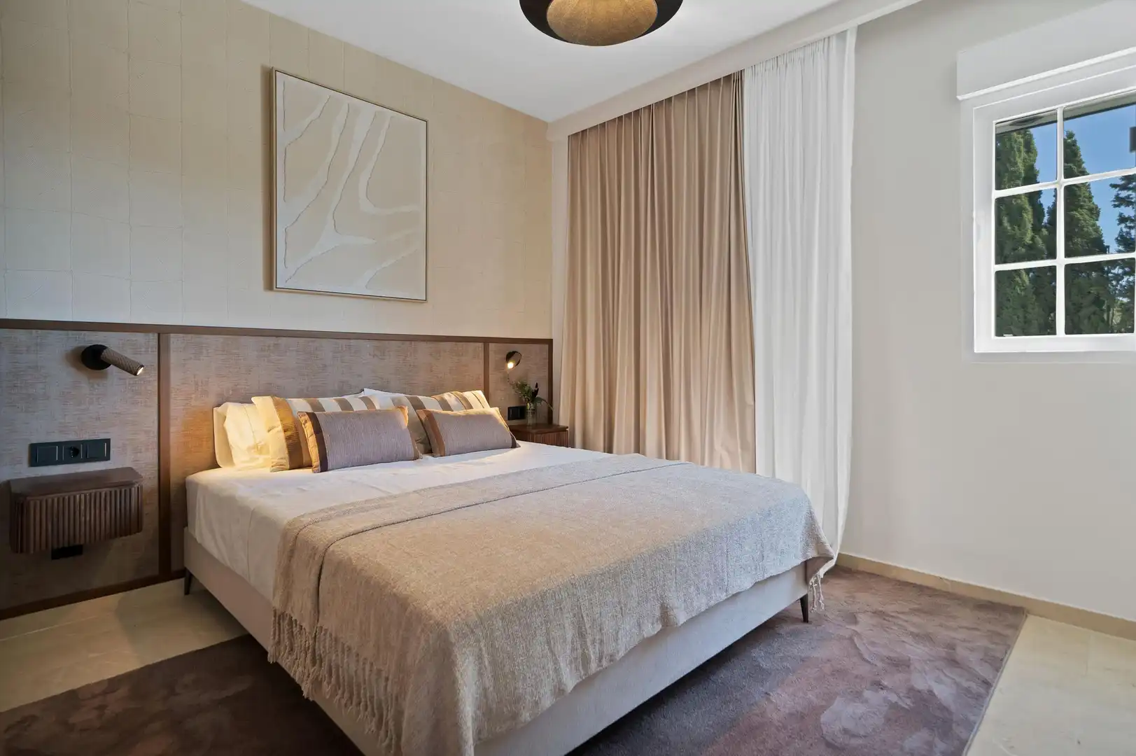Habitación de Apartamento en venta en Marbella con Jardín privado, Alarma y Piscina comunitaria