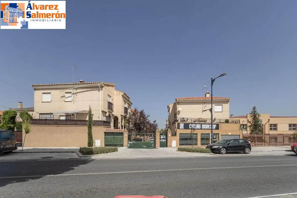 Casa aparellada amb terrassa en venda a Camino del Cementerio, imagen 41