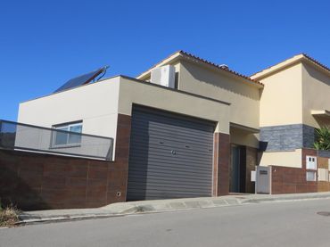 Casa bifamiliare con piscina in vendita a C/ Les Suredes