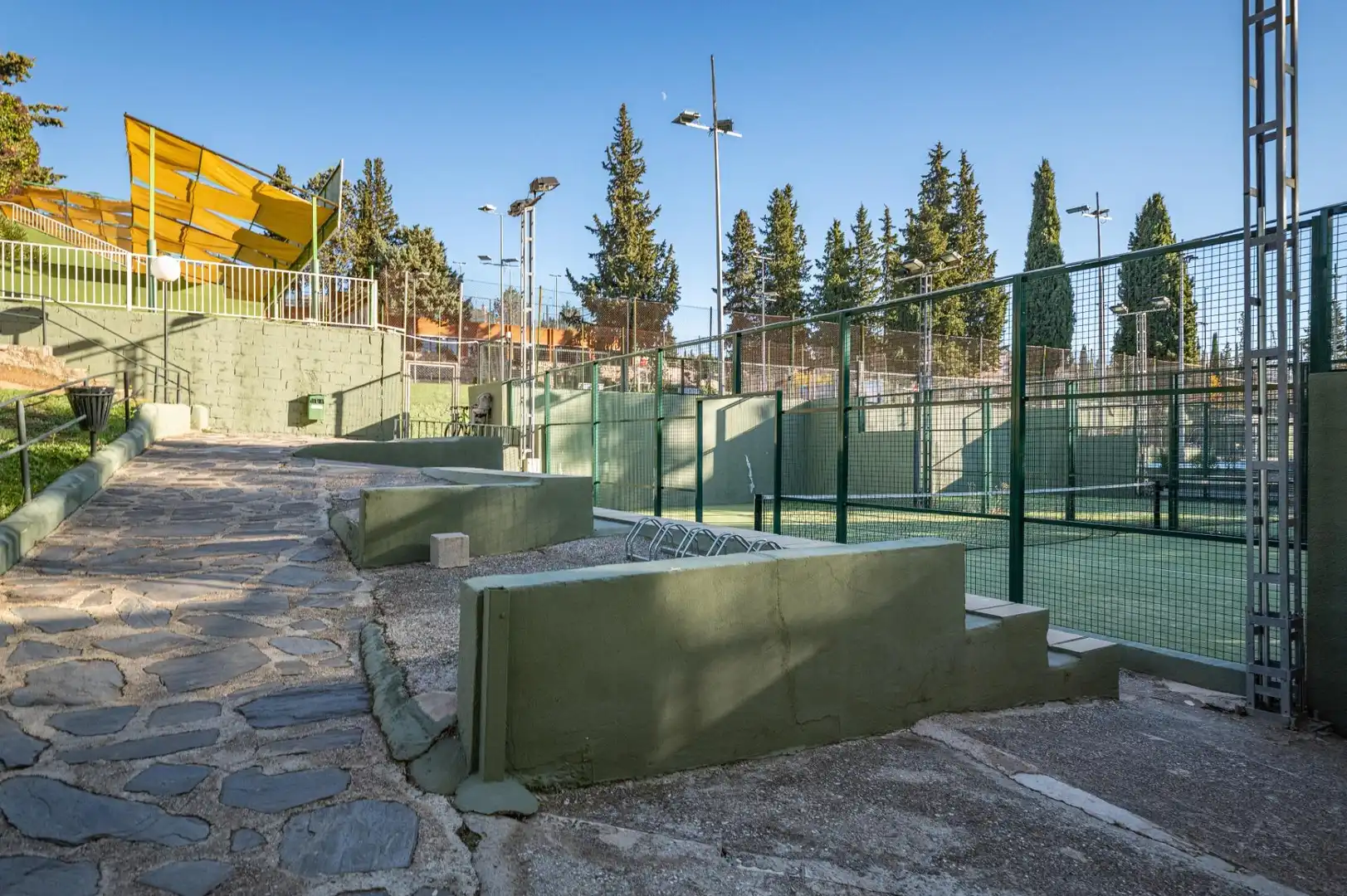 Vista exterior de Casa adosada en venta en Granada con Aire acondicionado y Calefacción