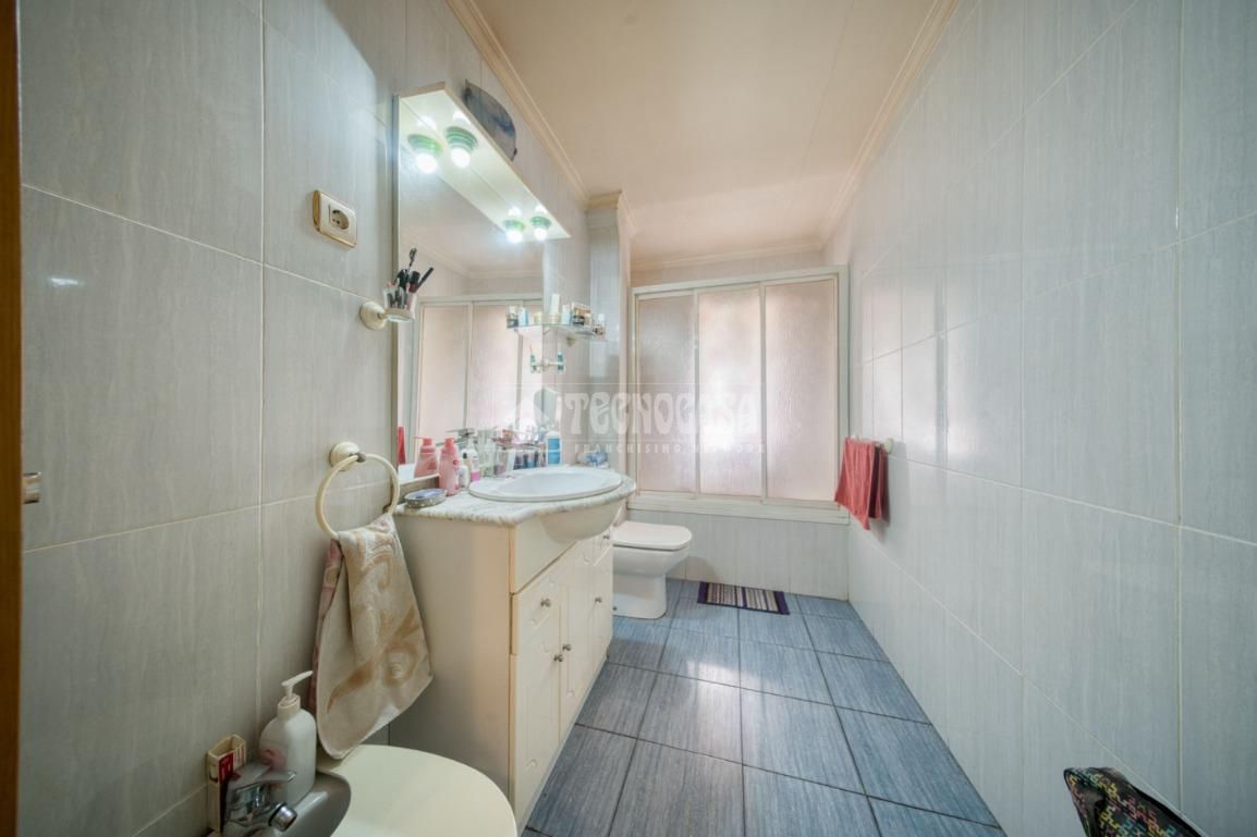 Bathroom of Flat for sale in Valladolid Capital  with Heating, Terrace and Balcony