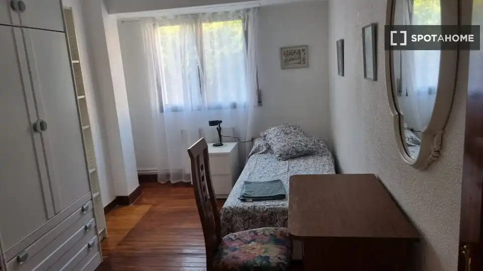 Habitación en Barrio de Uribarri