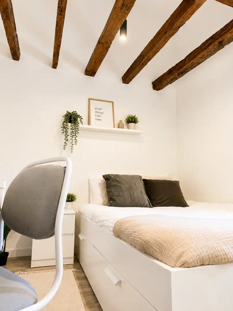Habitación de Estudio de alquiler en Madrid con Calefacción, Parquet y Amueblado