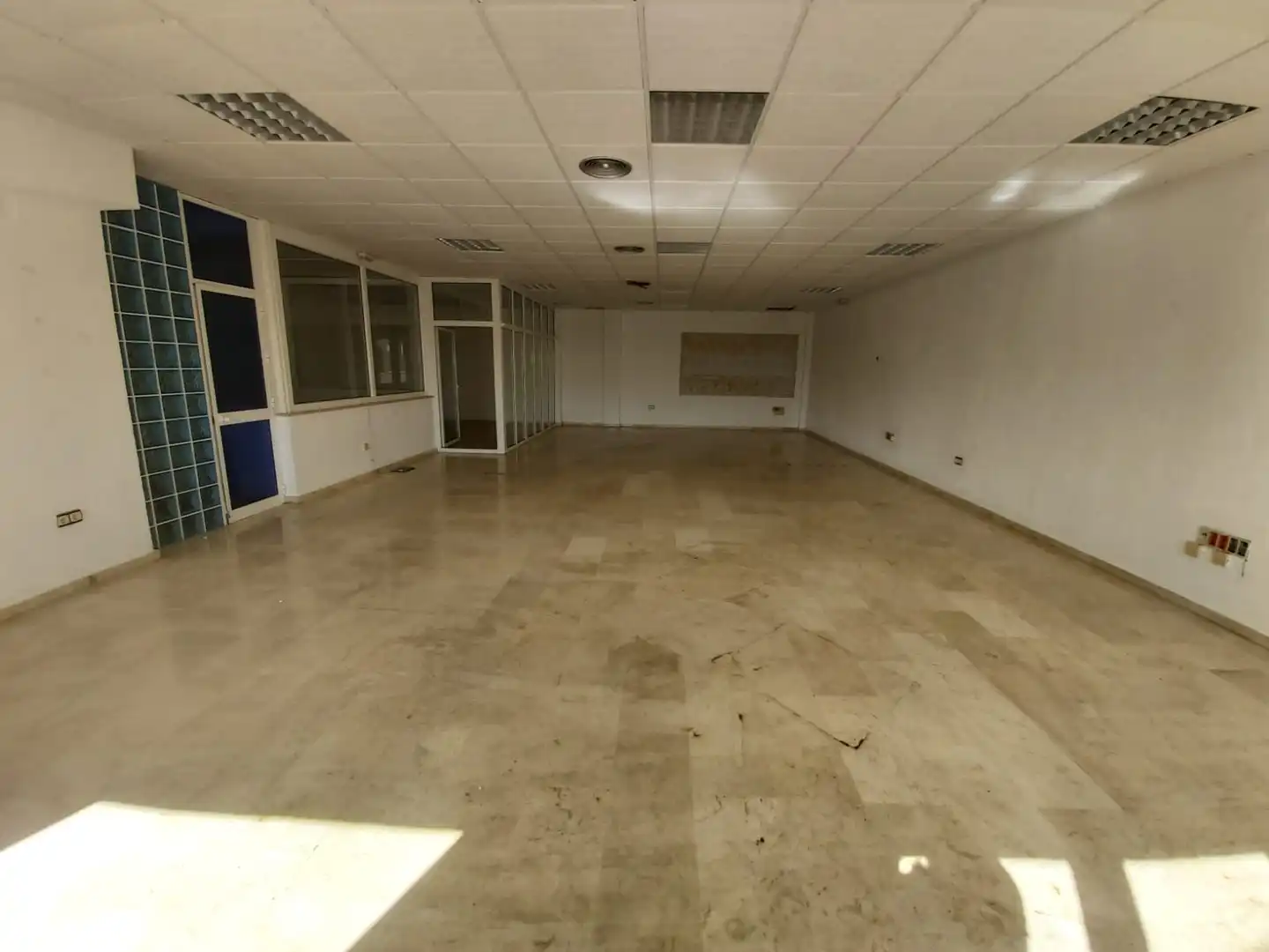 Oficina de alquiler en C/ Francia - Pol. Ind. El trocadero, Barriada Río San Pedro