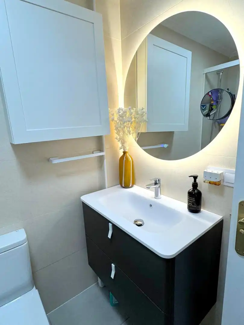 Baño de Casa adosada en venta en Torrelavega  con Calefacción, Terraza y Balcón