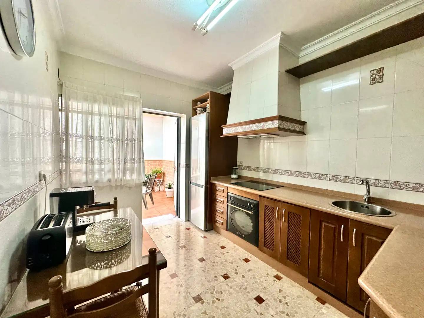 Cuina de Casa adosada en venda en Lepe amb Terrassa, Traster i Moblat