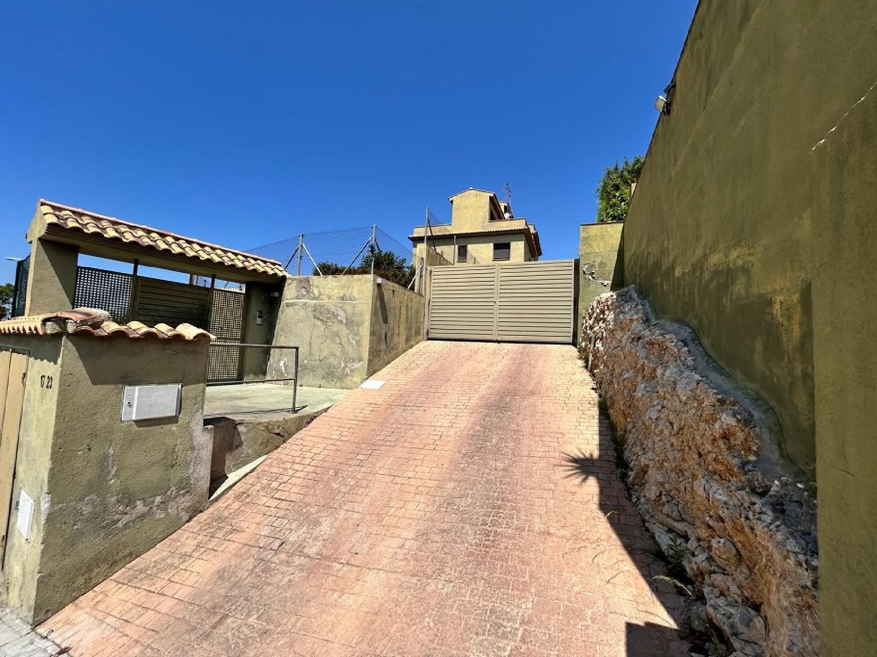 Exterior view of House or chalet for sale in Sant Pere de Ribes