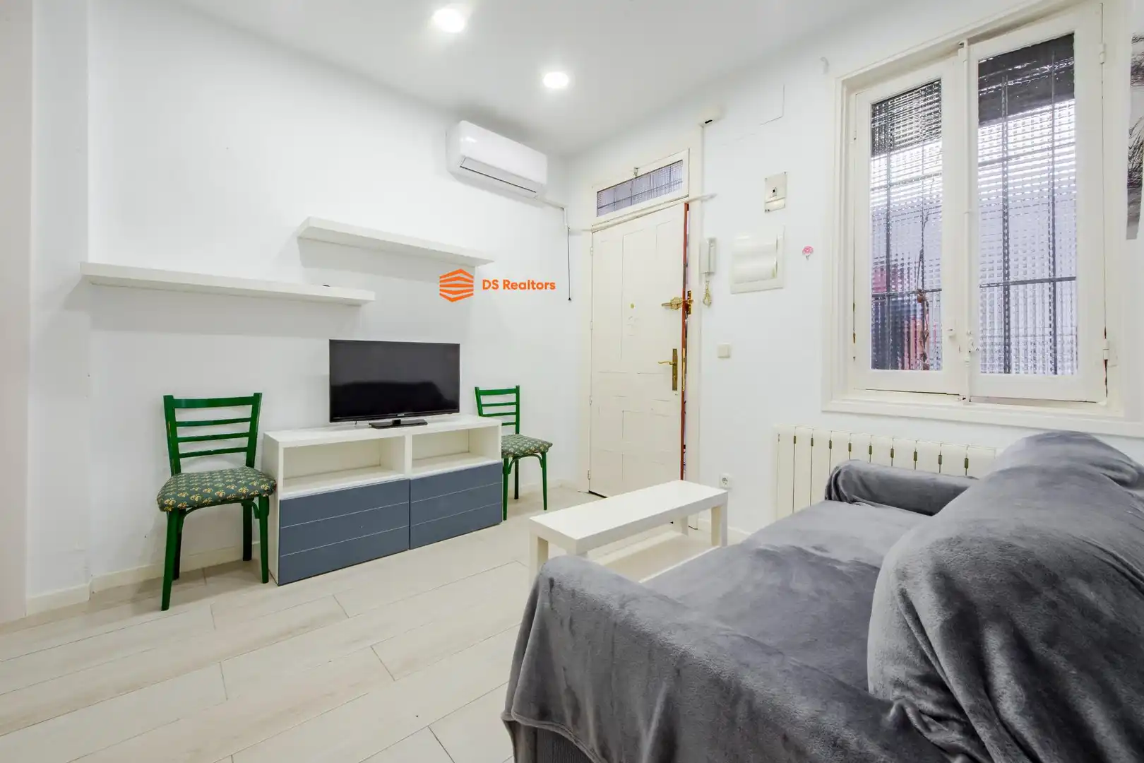 Bedroom of Flat for sale in Madrid  with Heating and Furnished