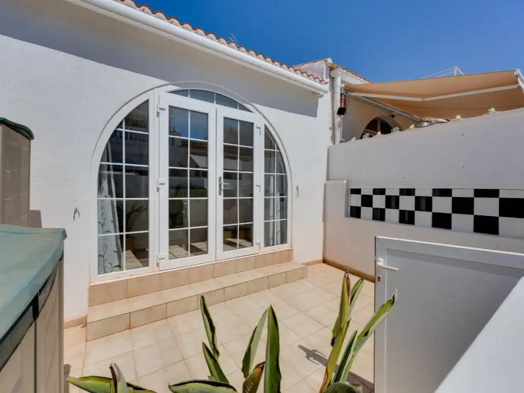 Bungalow con jardín en venta en Zona Carrefour - Urbanizaciones, imagen 2
