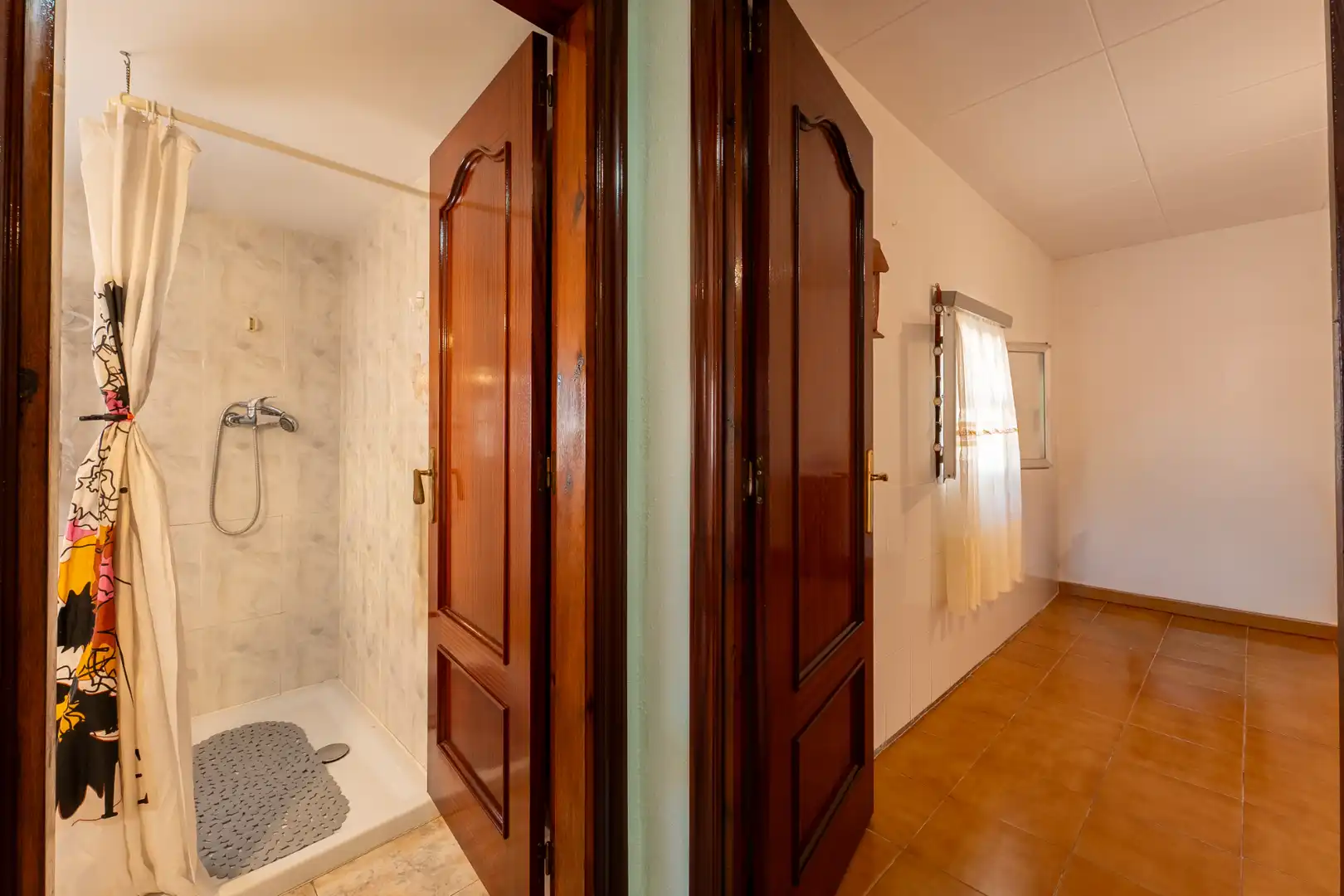 Bathroom of Houses for sale in Girona  with Air Conditioner, Heating and Terrace
